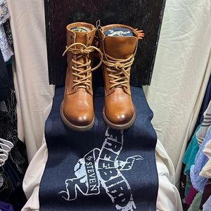 Freebird Cavalier- size 8, color - tan